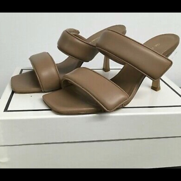 NIB - GIA x Pernille Teisbaek nude puffer leather sandals. - Picture 2 of 7